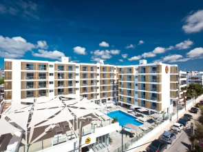 Ryans Ibiza Apartments - Adults Only