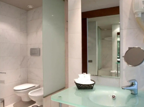 Отель Eurohotel Barcelona Gran Via Fira