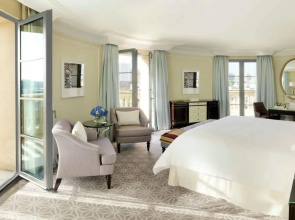 Отель Four Seasons Hotel Baku