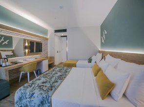 Отель Sailor's Beach Club