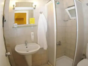 A&B Home Hotel