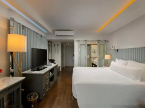 Отель The Boathouse Phuket