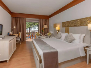Отель Best Western Premier Bangtao Beach Resort and Spa