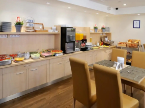 Promenade City Hotel