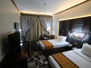 Отель Knight Armour Hotel
