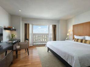 Отель Tower Club at lebua