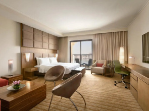 Traders Hotel, Qaryat Al Beri