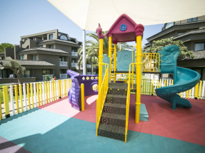 Отель Sailor's Beach Club