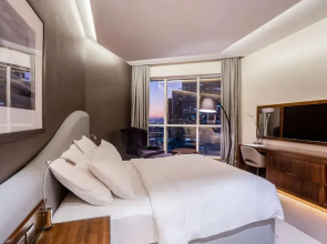 Radisson Blu Hotel, Dubai Waterfront