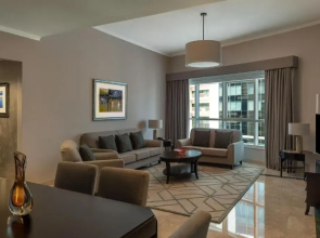 Dubai Marriott Harbour Hotel & Suites