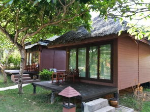 Koh Ngai Thanya Beach Resort Hotel