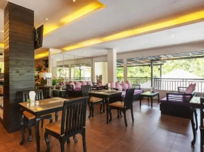 Horizon Karon Beach Resort & Spa