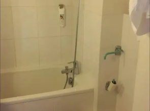 ibis Arles
