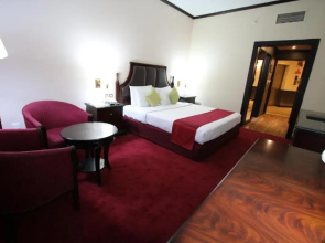 Отель Knight Armour Hotel