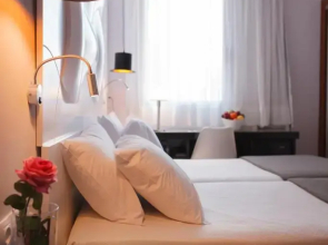 Отель Evenia Rocafort