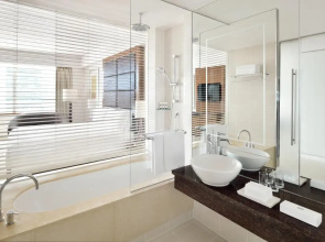 Отель Crowne Plaza Festival City an IHG