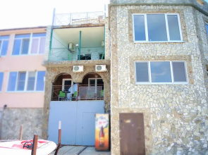 Kapitan Guest House