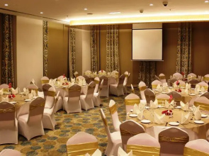 Best Western Plus: Pearl Creek Hotel