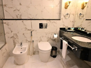 Crystal Plaza Al Majaz Hotel