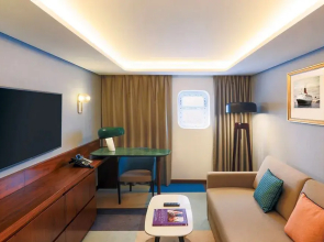 Queen Elizabeth 2 Hotel by Accor