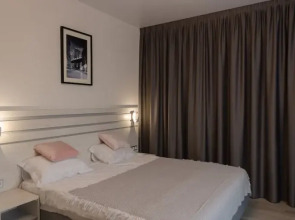 August Inn Guest House