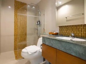 Royal Beach View Suites