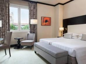 Sina Villa Medici, Autograph Collection