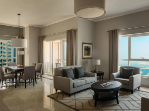 Dubai Marriott Harbour Hotel & Suites