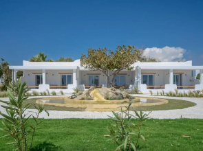 Glaronissi Beach