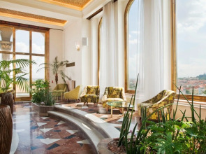 Grand Hotel International