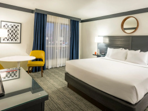 OYO Hotel & Casino (formerly Hooters Casino Hotel)