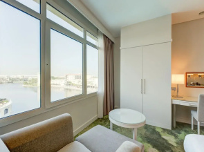Отель Millennium Lakeview