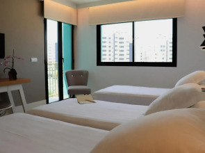 Отель Almirante 