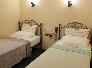 A&B Home Hotel