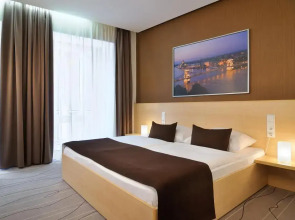 Promenade City Hotel