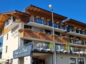 La Perla Hotel