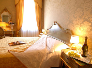 Hotel Canal