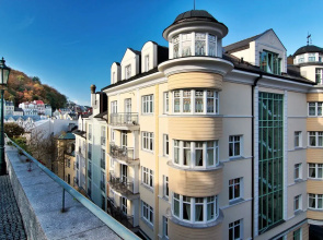 Aura Palace