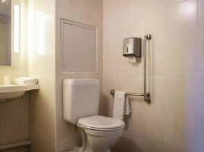B&B HOTEL Avignon (1)
