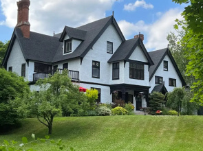 Manor House Inn