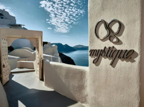 Mystique, a Luxury Collection Hotel, Santorini