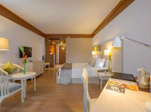 Отель Best Western Premier Bangtao Beach Resort and Spa