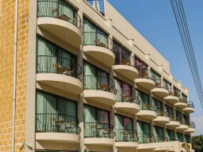 Olivia Palm Hotel
