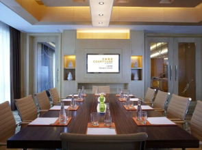 Отель Courtyard by Marriott Shanghai Central