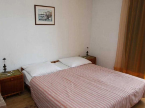 Rooms & Apartments at Grandma Maria's Place
