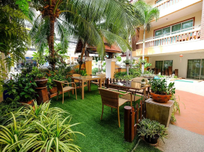 Aiyaree Place Hotel