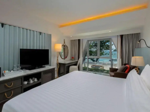 Отель The Boathouse Phuket