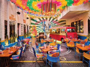 Novotel Living Bangkok Sukhumvit Legacy