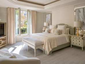 Отель Four Seasons George V