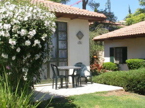 Country Lodging Shoresh